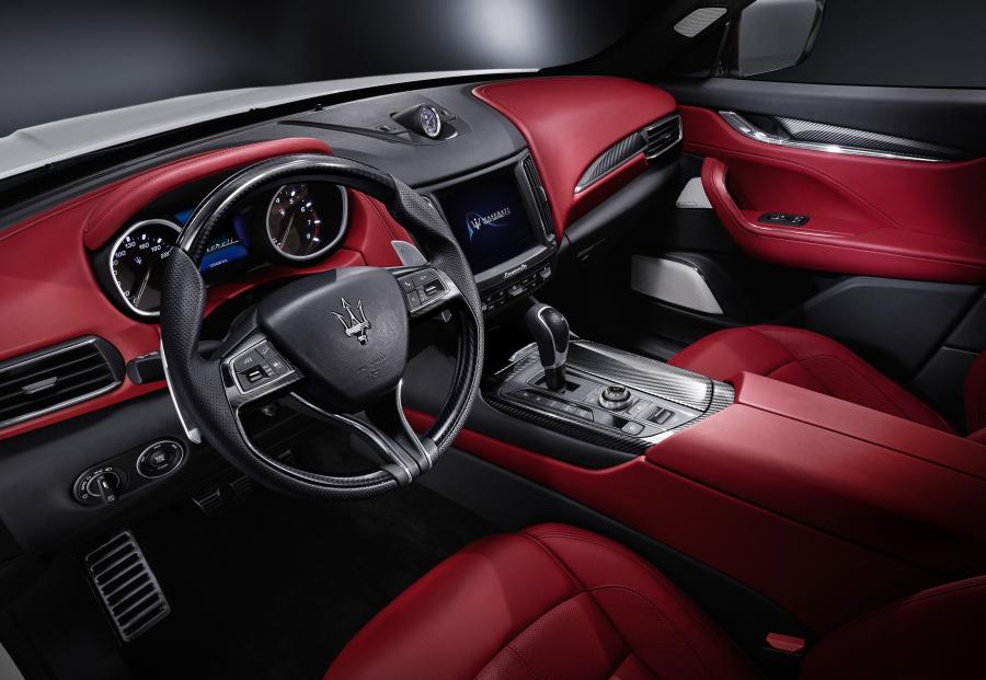 Интерьер Maserati Levante 2016 года  (WW) (фото 36 из 52)
